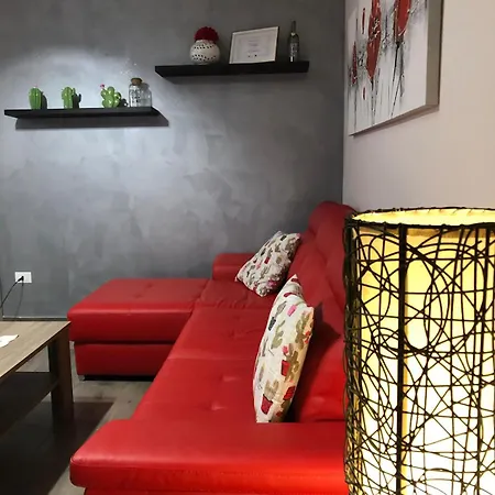 Casa Vacanze Manu بيت للعطل غالاتينا